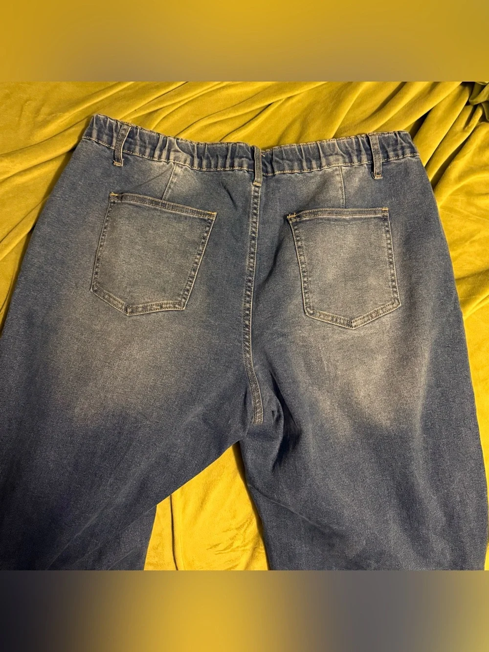 High-Rise Wide-Leg Button-Fly Jeans in Blue - Picture 5 of 6